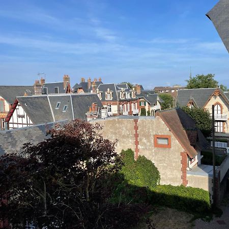 Les Ormes 17 Apartment Houlgate Bagian luar foto