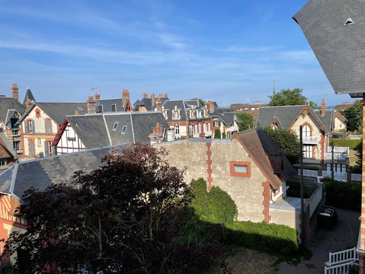 Les Ormes 17 Apartment Houlgate Bagian luar foto